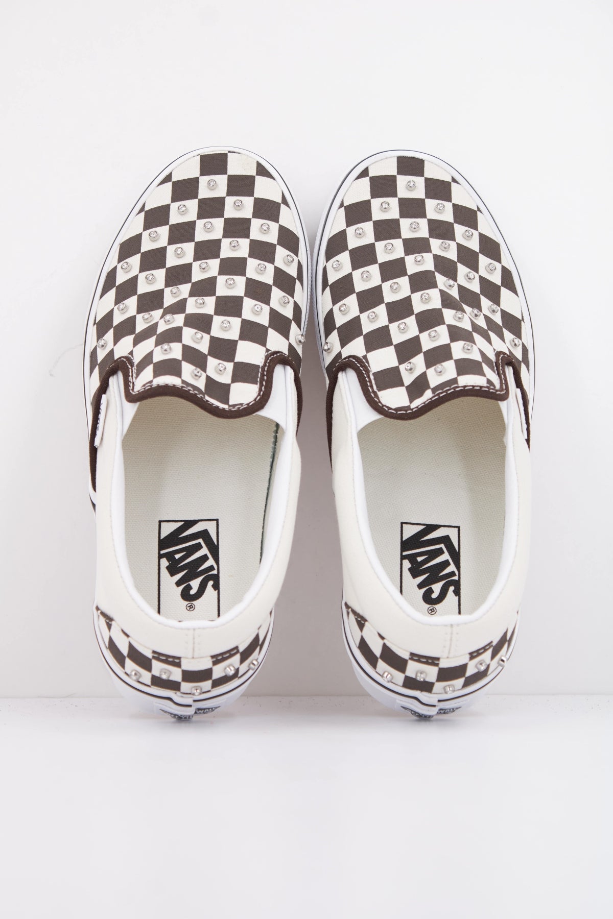 VANS CLASSIC SLIP O en color BEIS (3)