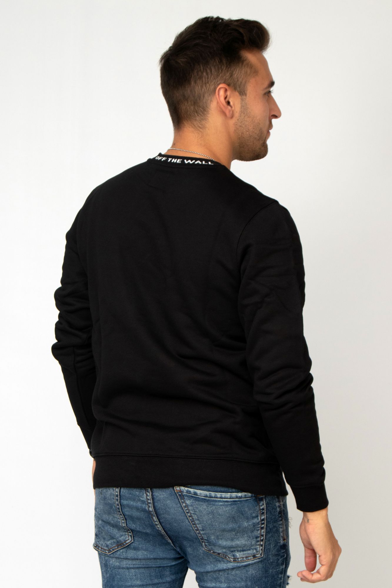 VANS OTW JACQUARD CREW en color NEGRO (4)