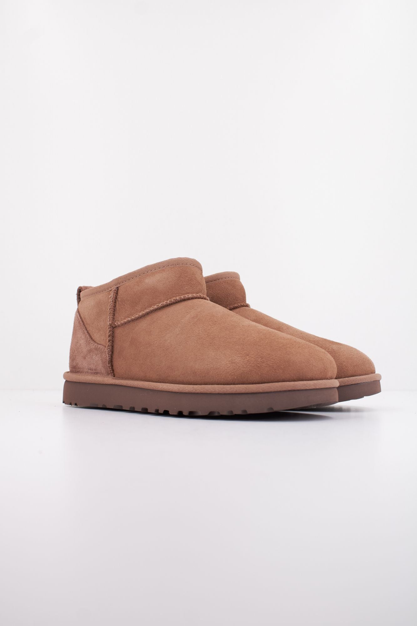 UGG W CLASSIC ULTRA MINI en color MARRON (2)