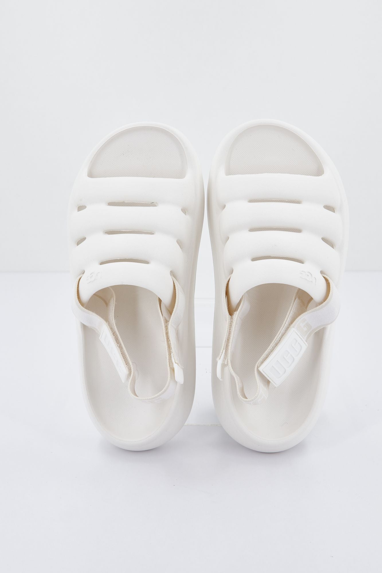 UGG 1126811U en color BLANCO (1)