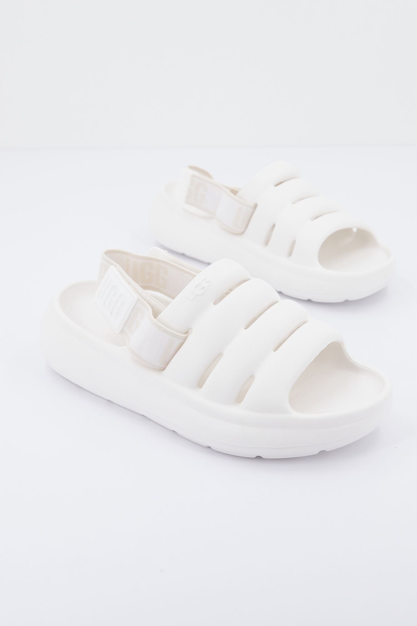 UGG 1126811U en color BLANCO (2)