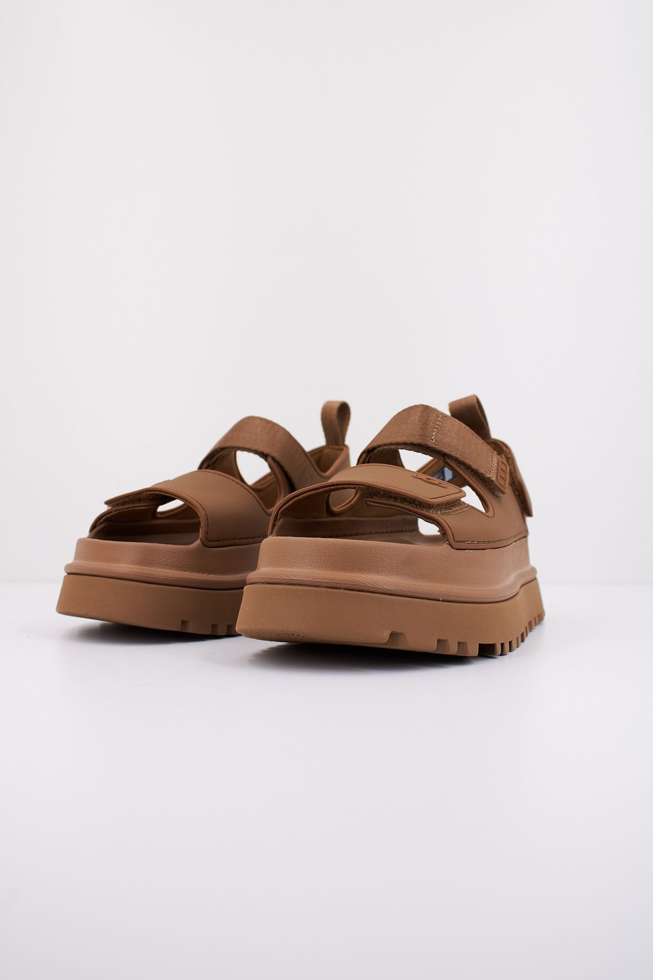 UGG W GOLDENGLOW en color MARRON (2)