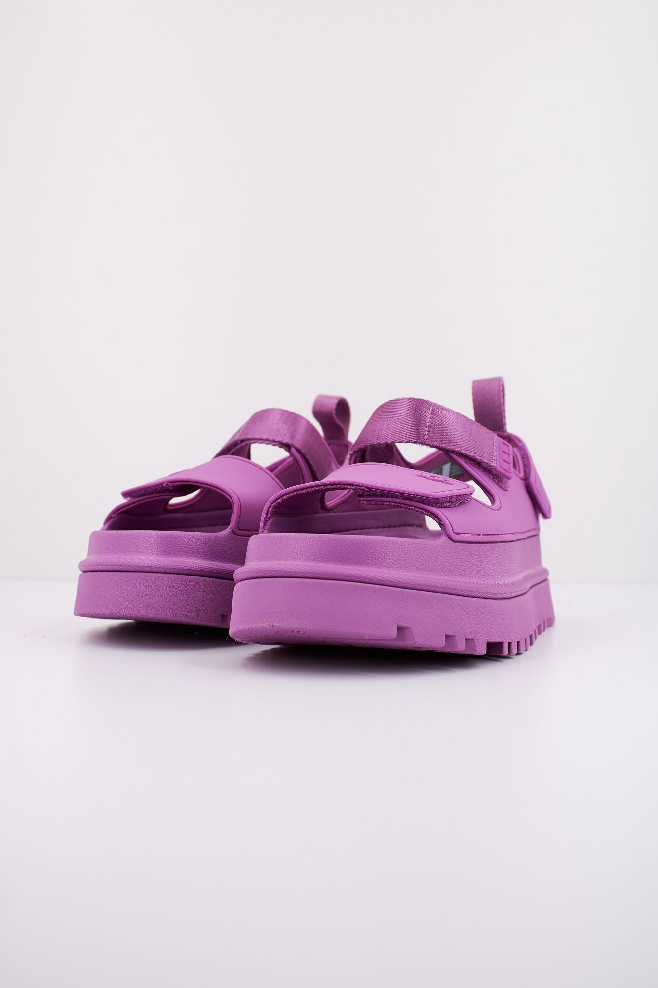UGG W GOLDENGLOW en color VIOLETA (2)