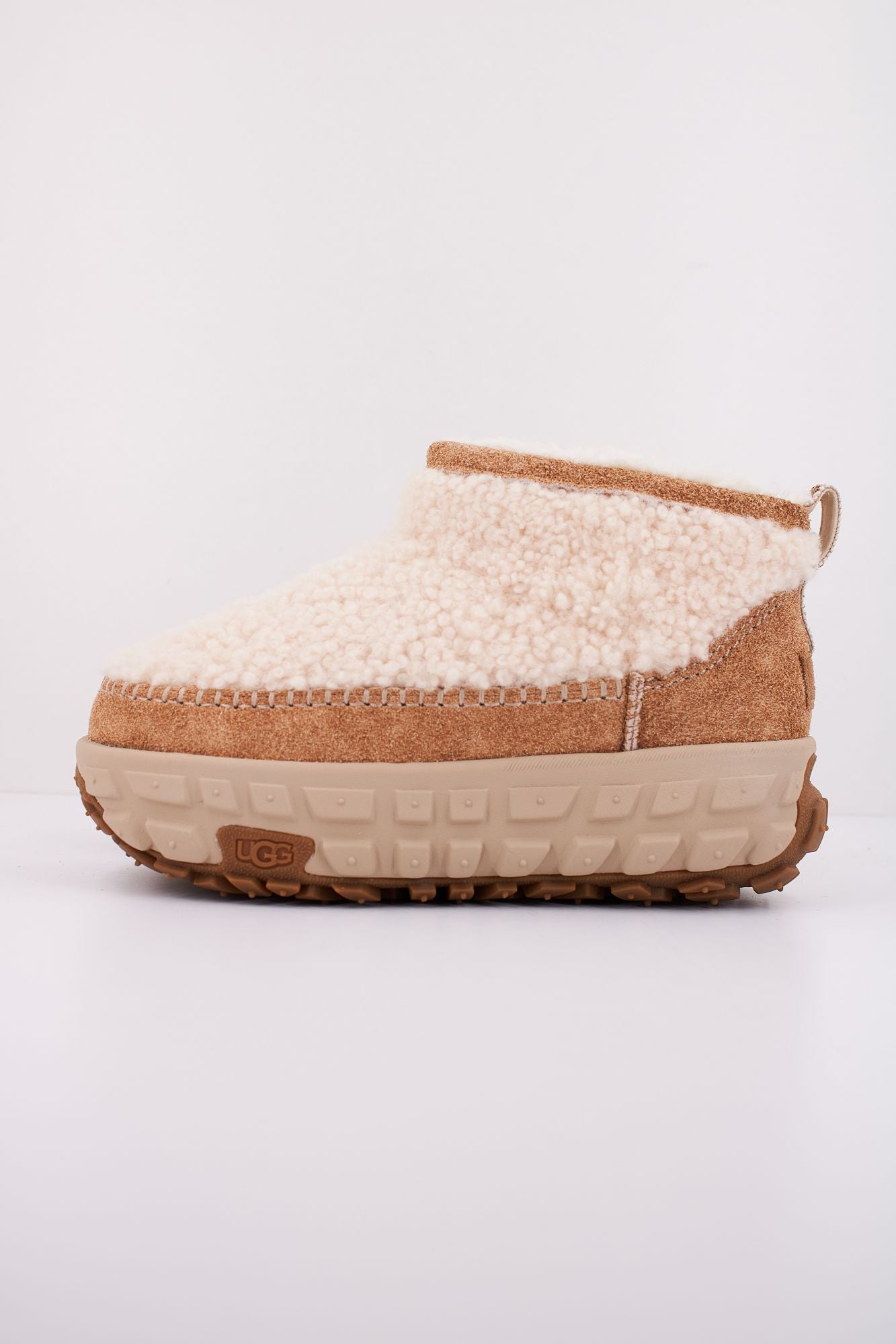 UGG W VENTURE DAZE ULTRA MINI COZY en color BEIS (1)