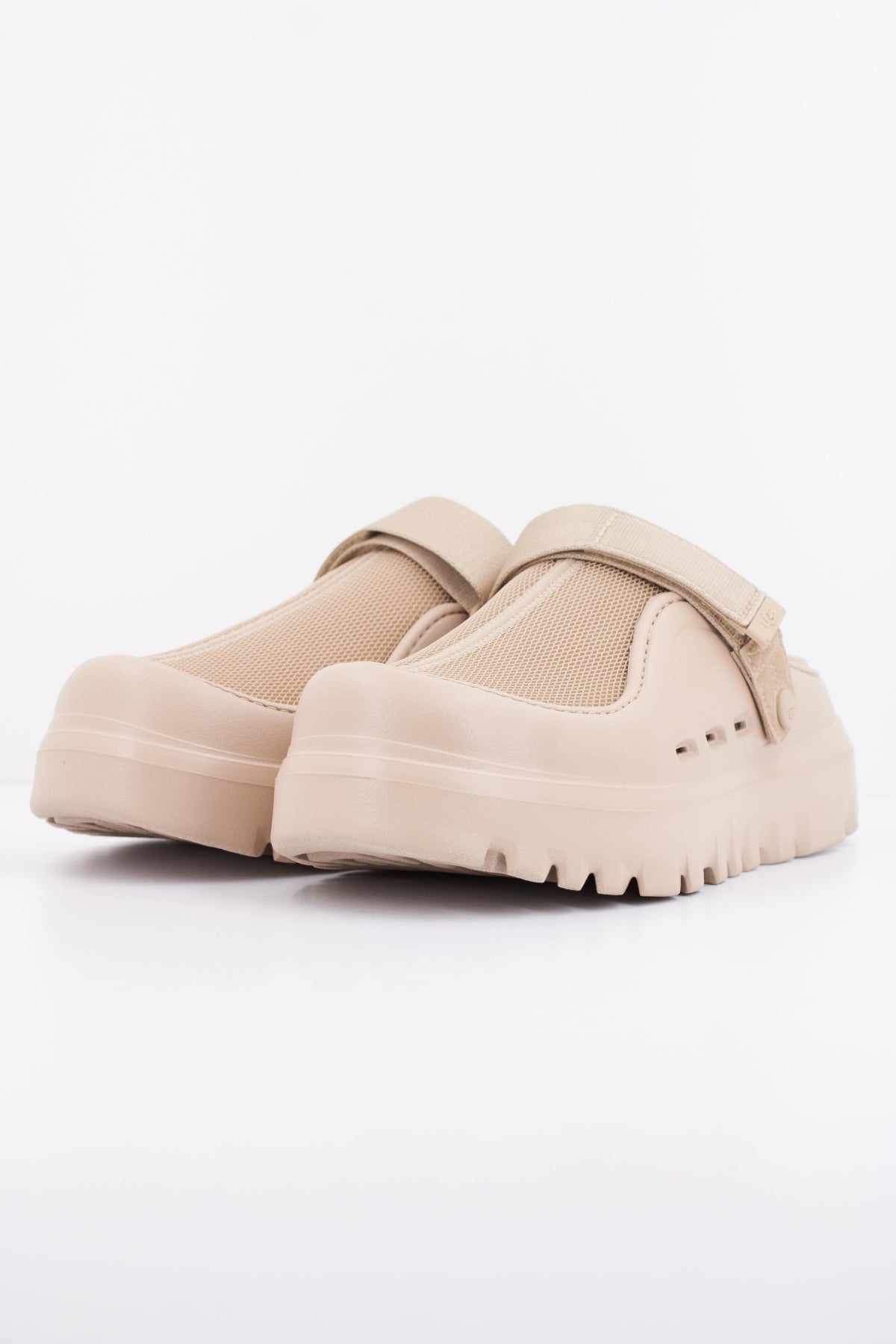 UGG M PEACKMOD en color MARRON CLARO (2)