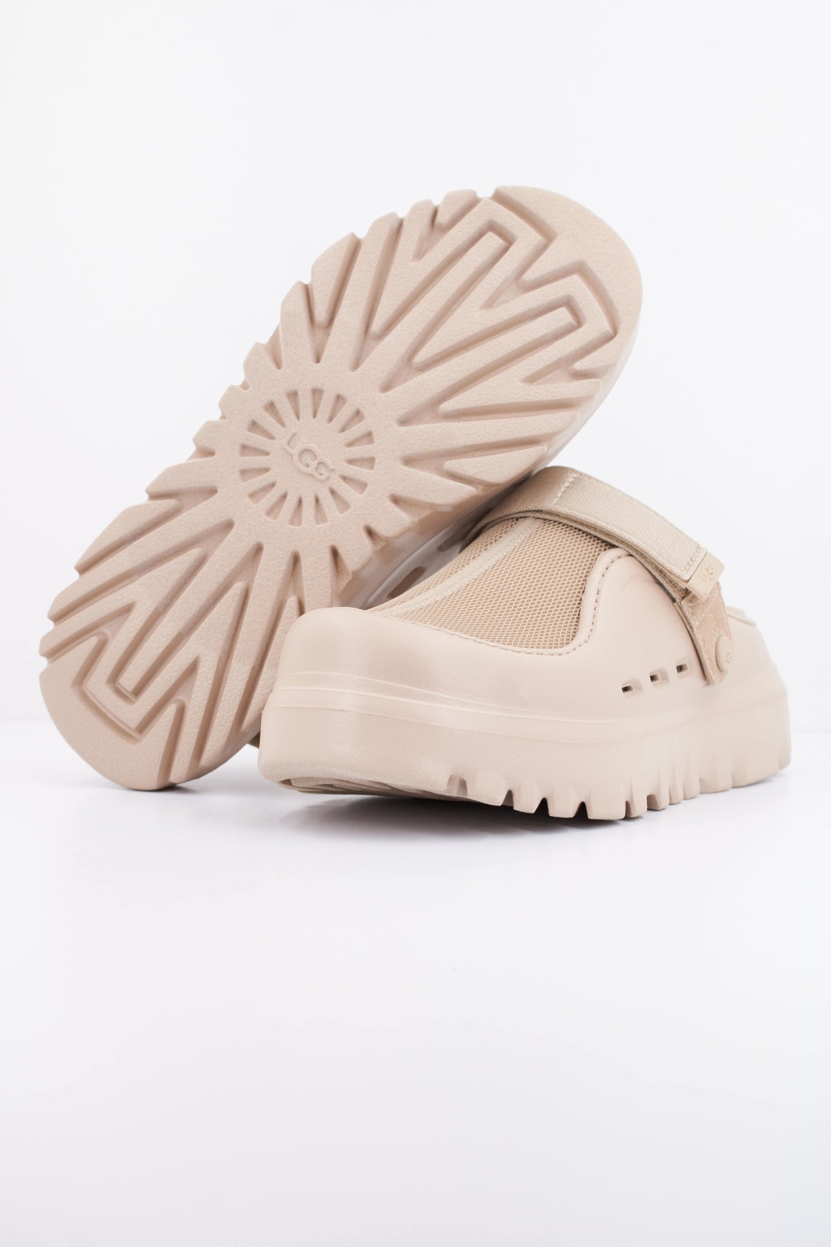 UGG M PEACKMOD en color MARRON CLARO (5)