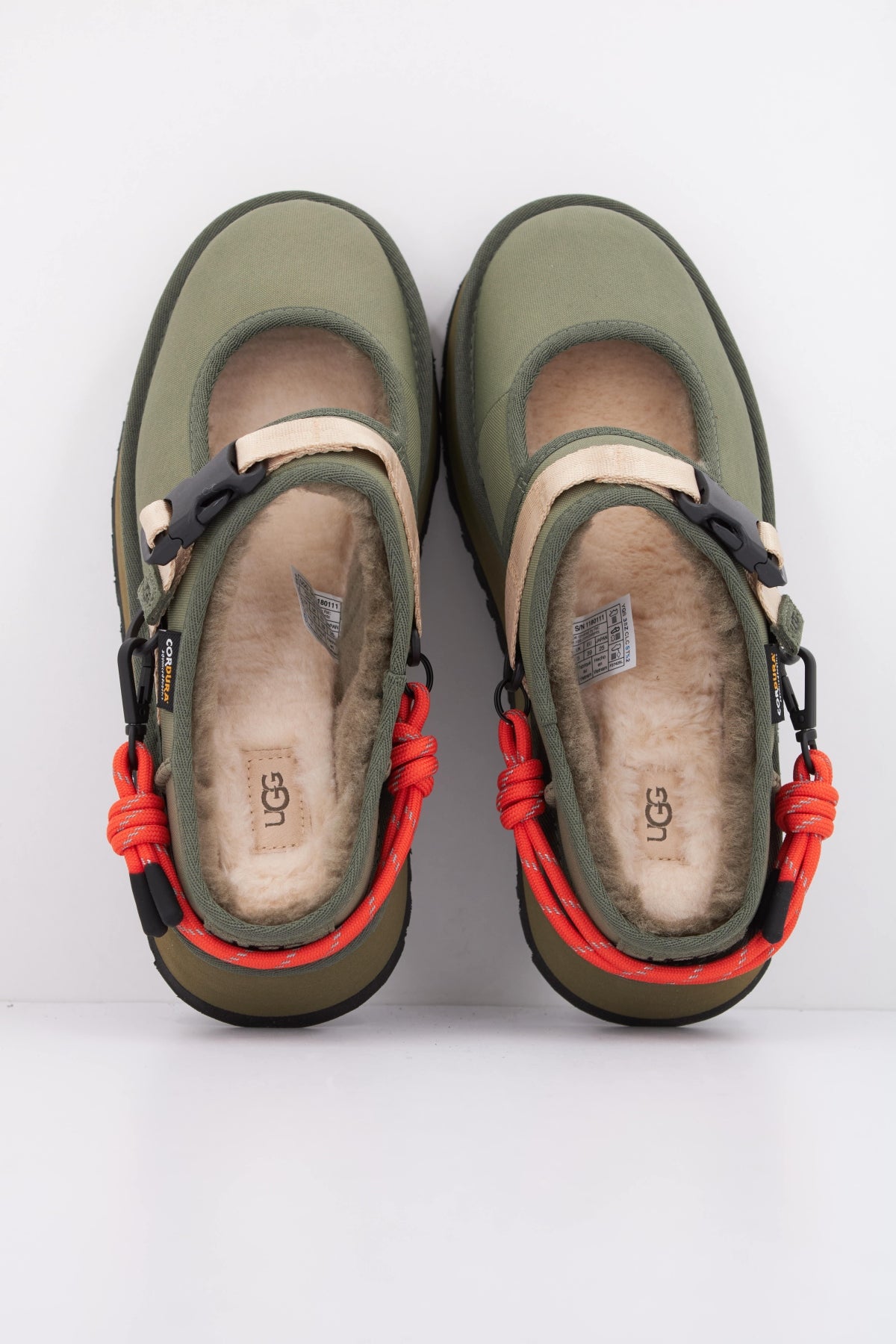 UGG BEA MARY JANE WILDWOOD en color VERDE (3)