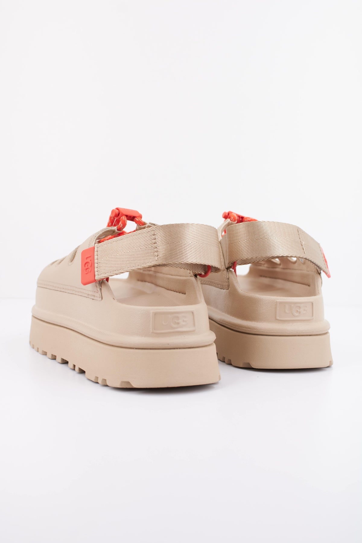 UGG W GOLDENGLOW TOGGLE en color MARRON (4)