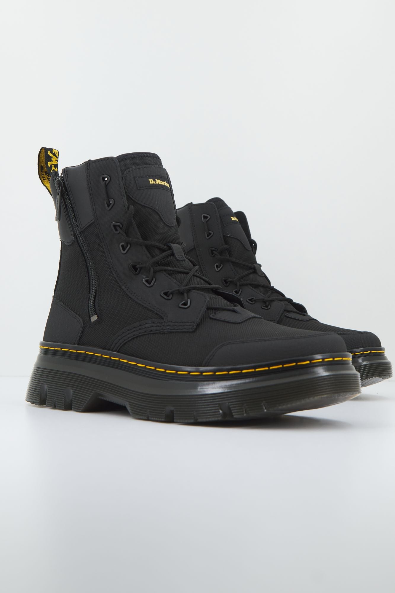 DR. MARTENS  TARIK ZIP en color NEGRO (1)