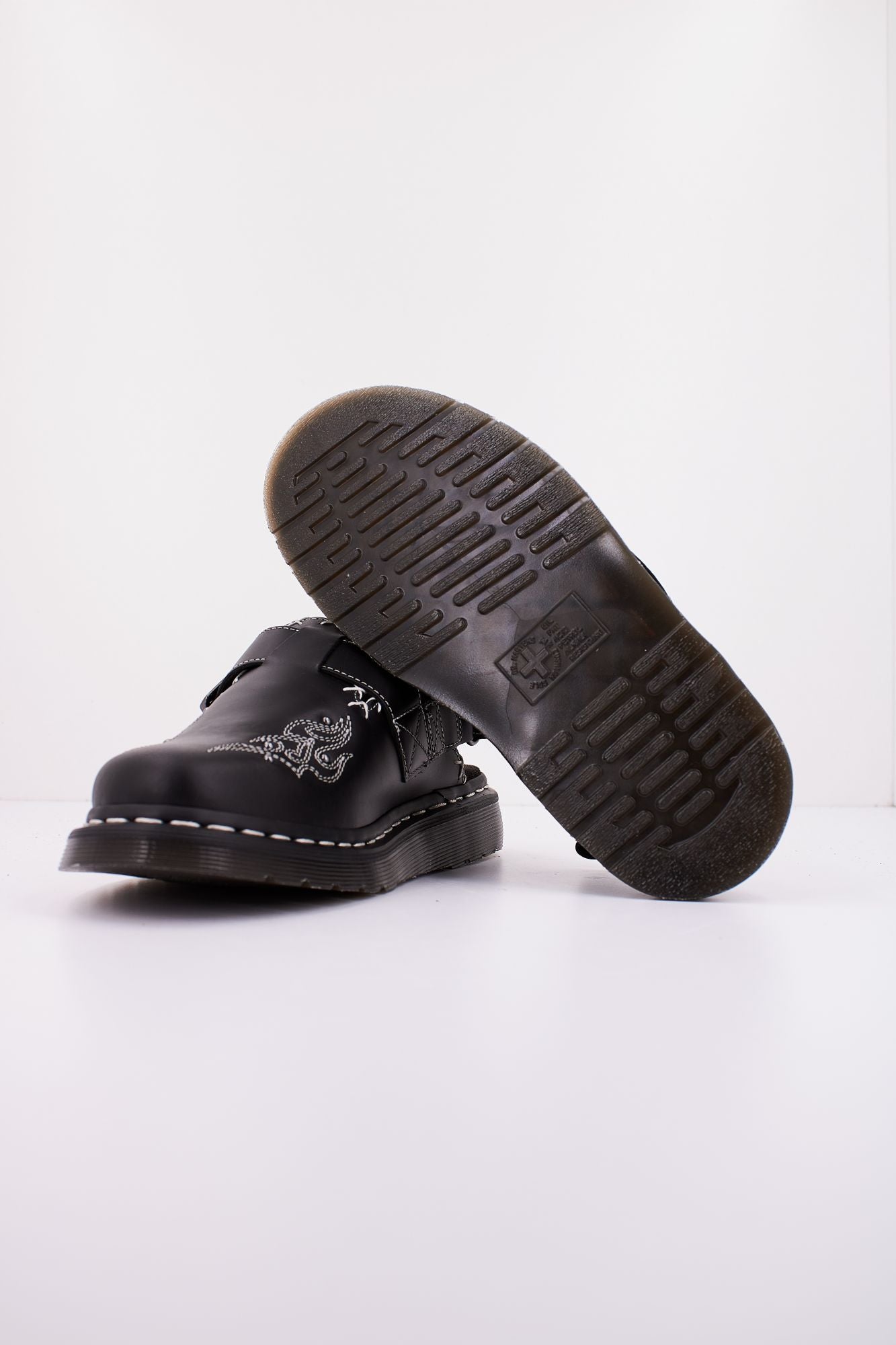DR. MARTENS JORGE II GA en color NEGRO (4)