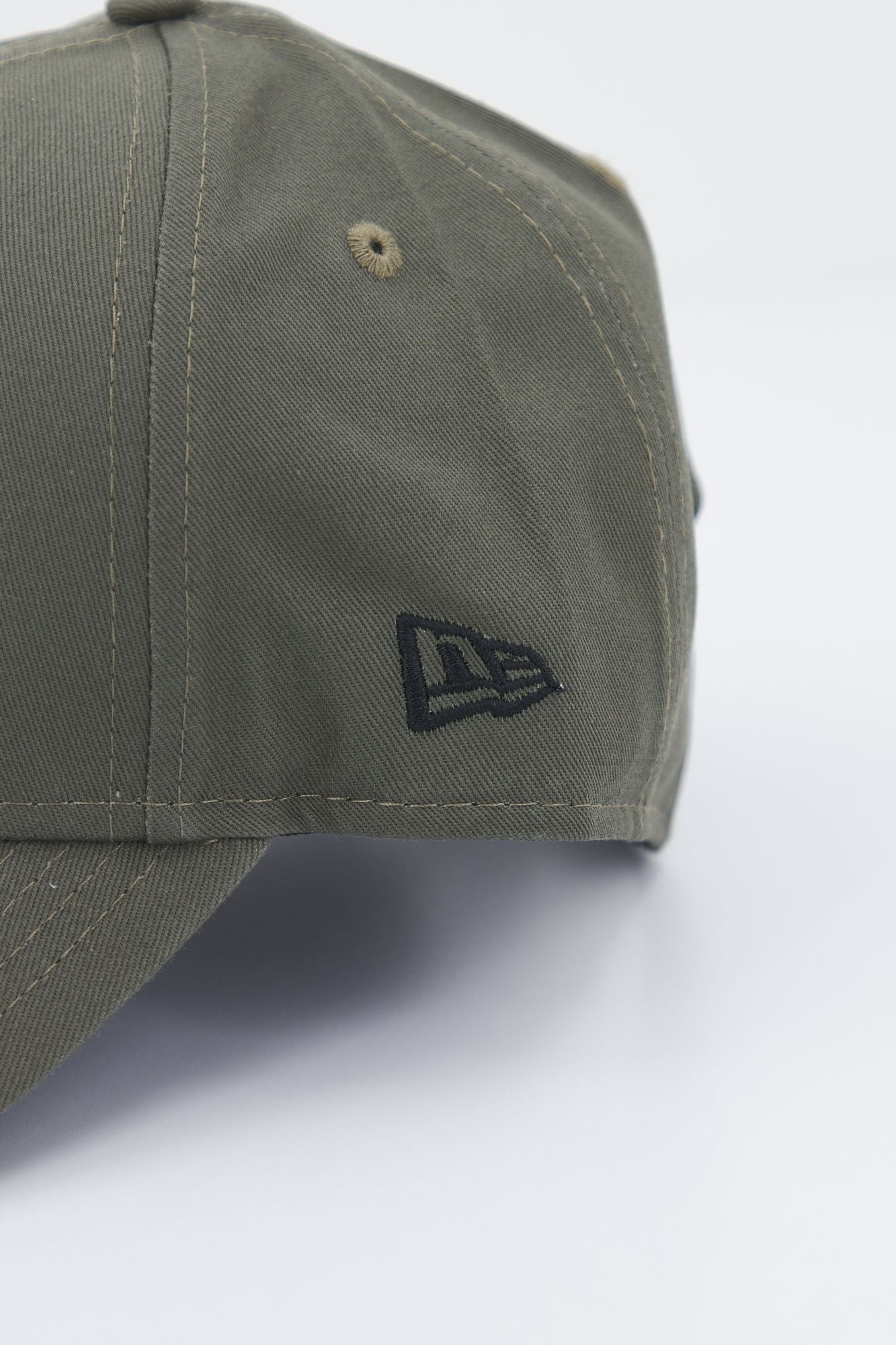 NEW ERA NBA ESSENTIAL OUTLINE 940 en color VERDE (4)