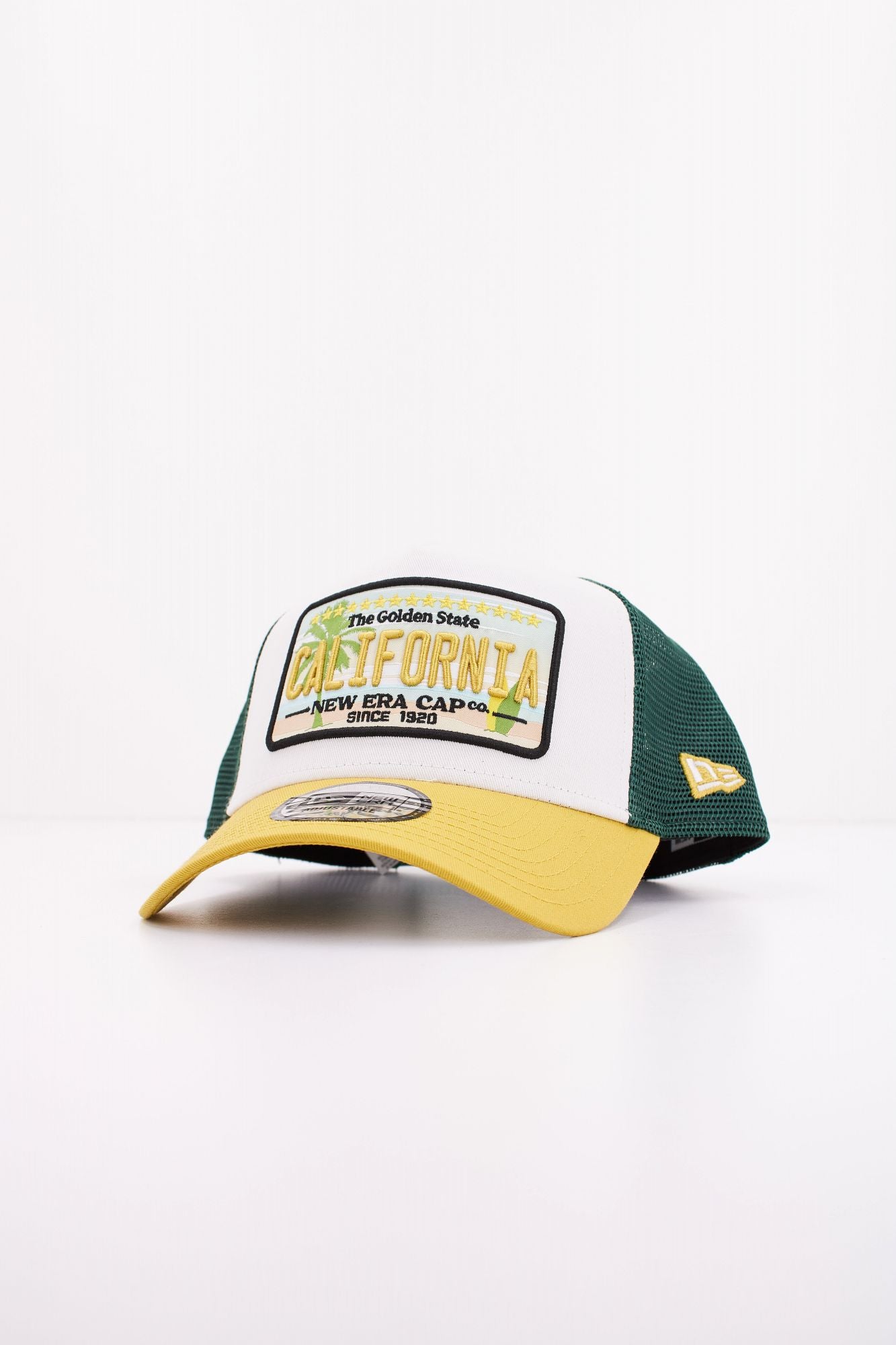 NEW ERA PATCH TRUCKER en color VERDE (2)