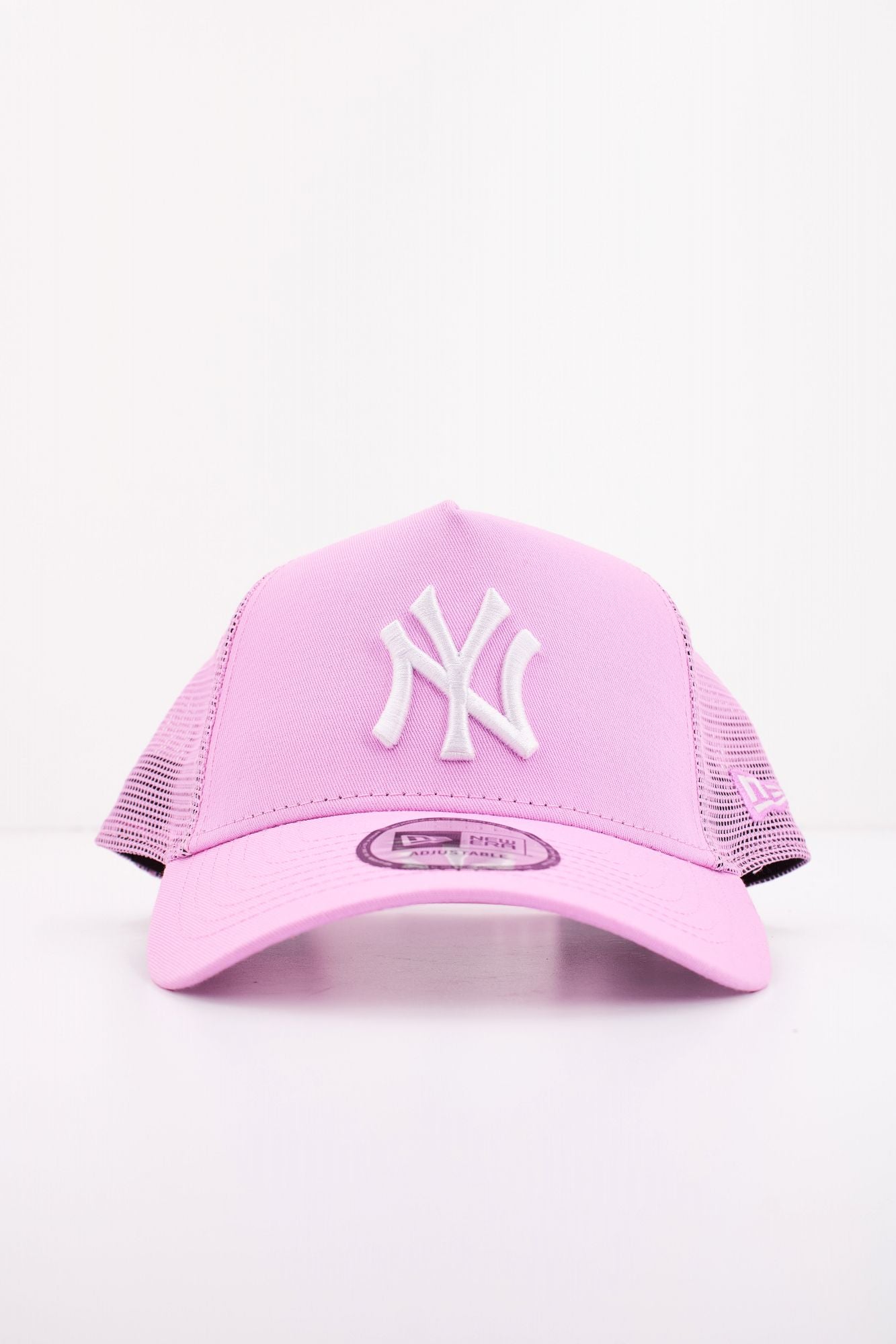 NEW ERA  LEAGUE ESS TRUCKER en color ROSA (1)