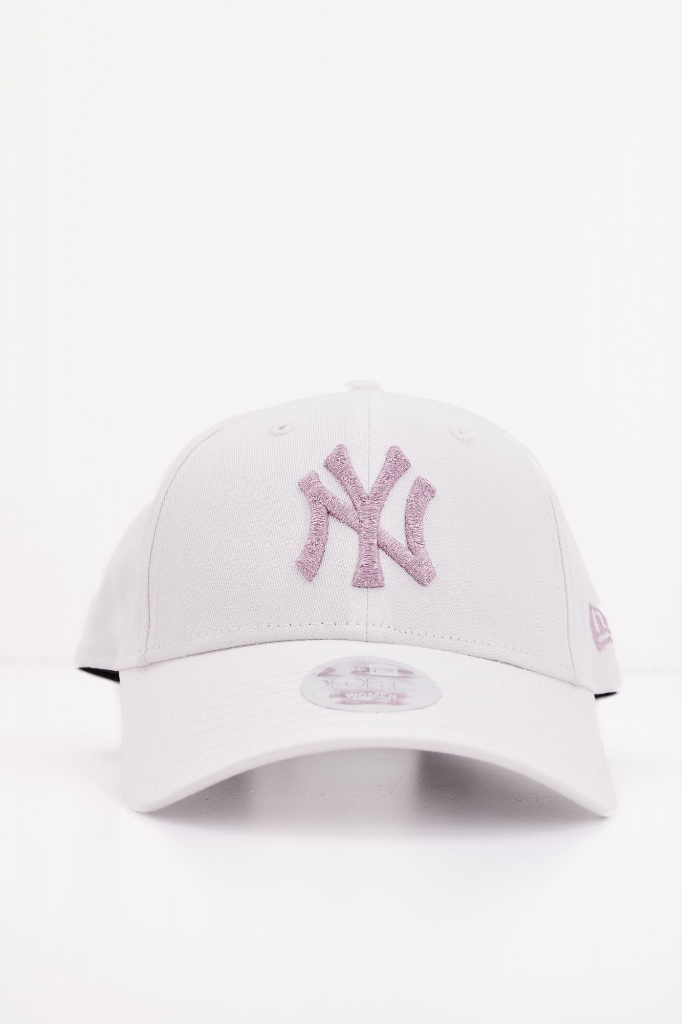 NEW ERA FEMALE METALLIC LOGO 9FO en color BLANCO (1)