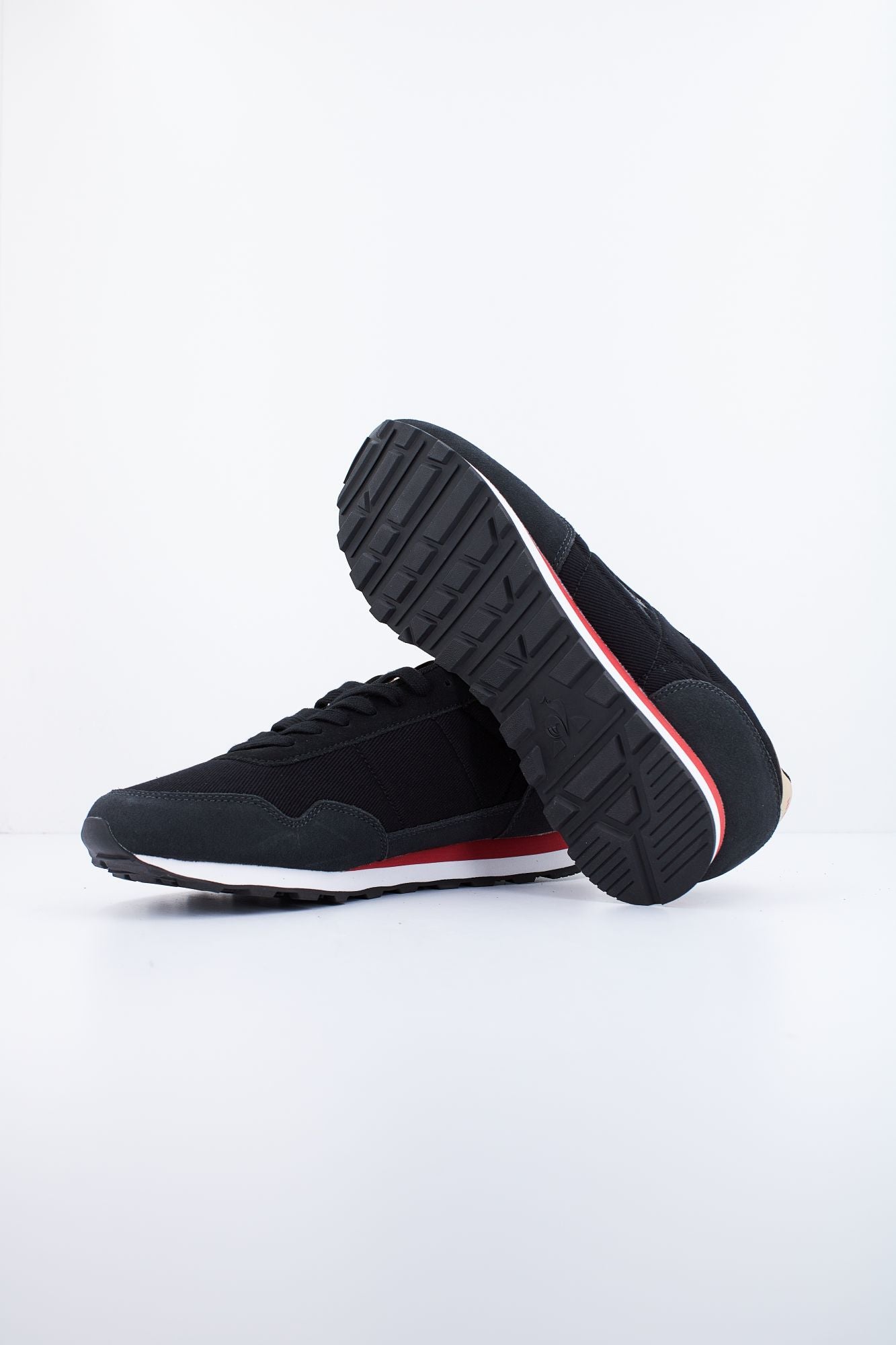 LE COQ SPORTIF ASTRA TWILL en color NEGRO (4)