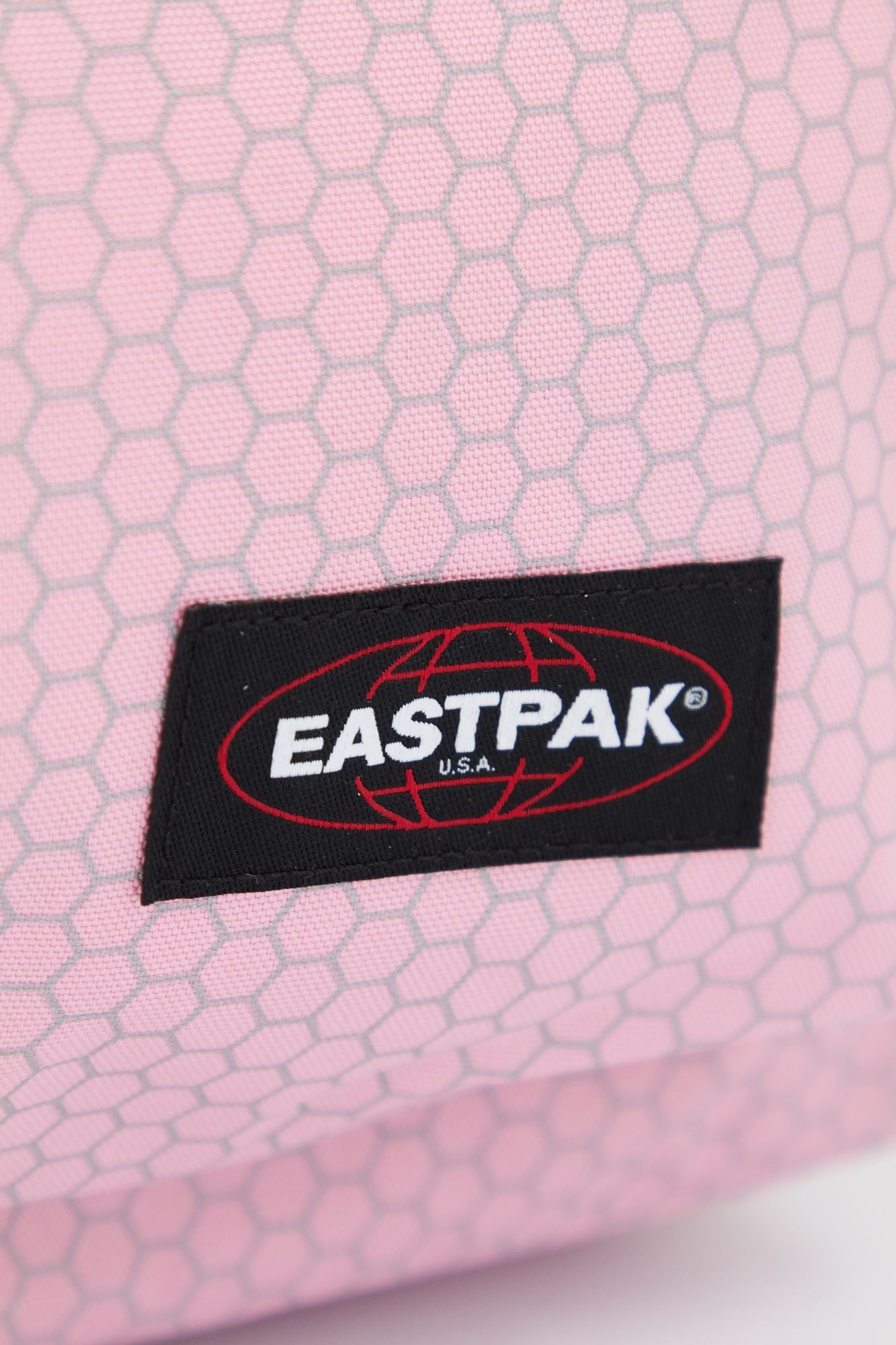 EASTPAK  PADDED PAK'R en color ROSA (4)