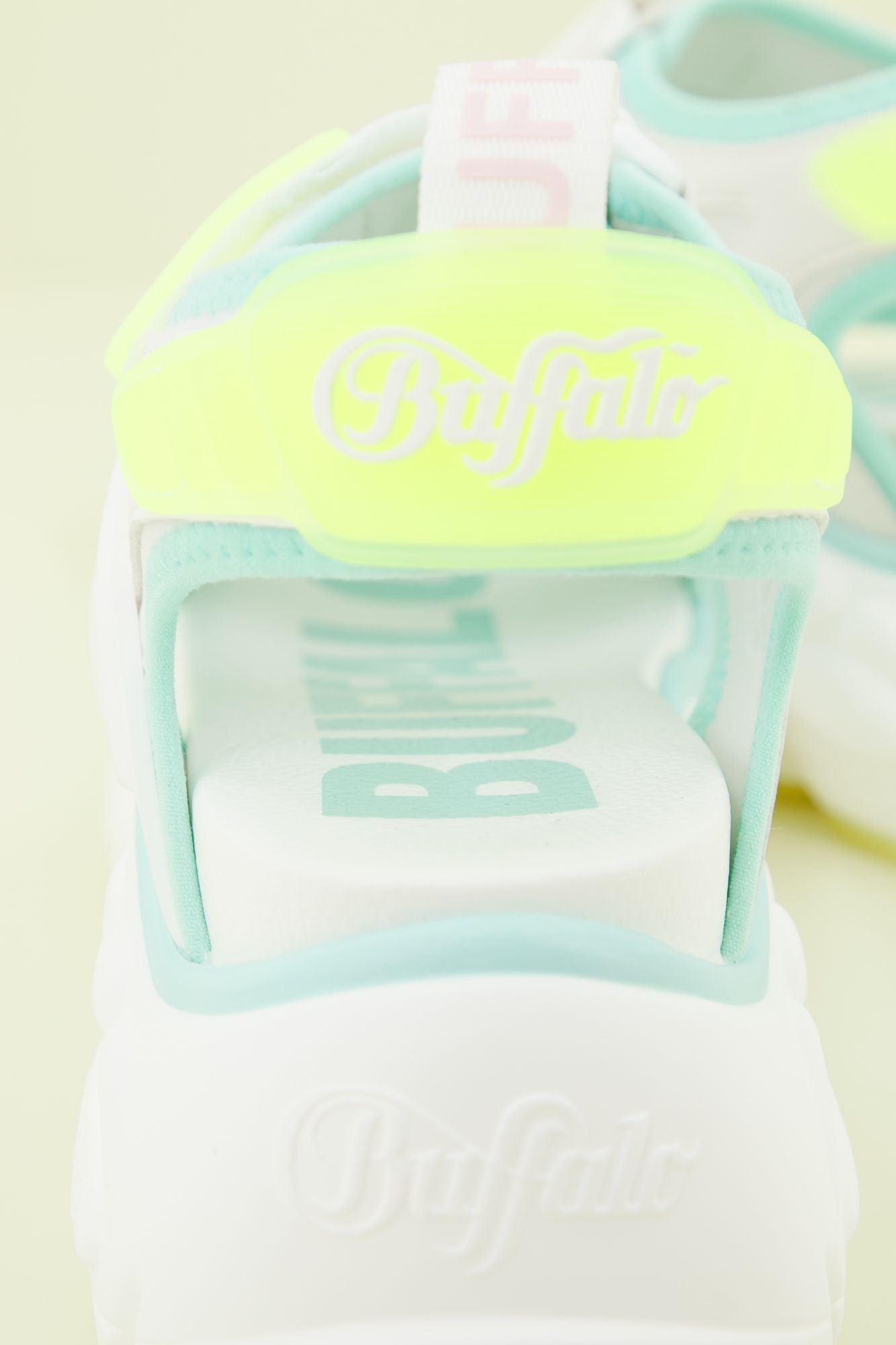 BUFFALO  BINARY TRACK en color BLANCO (4)