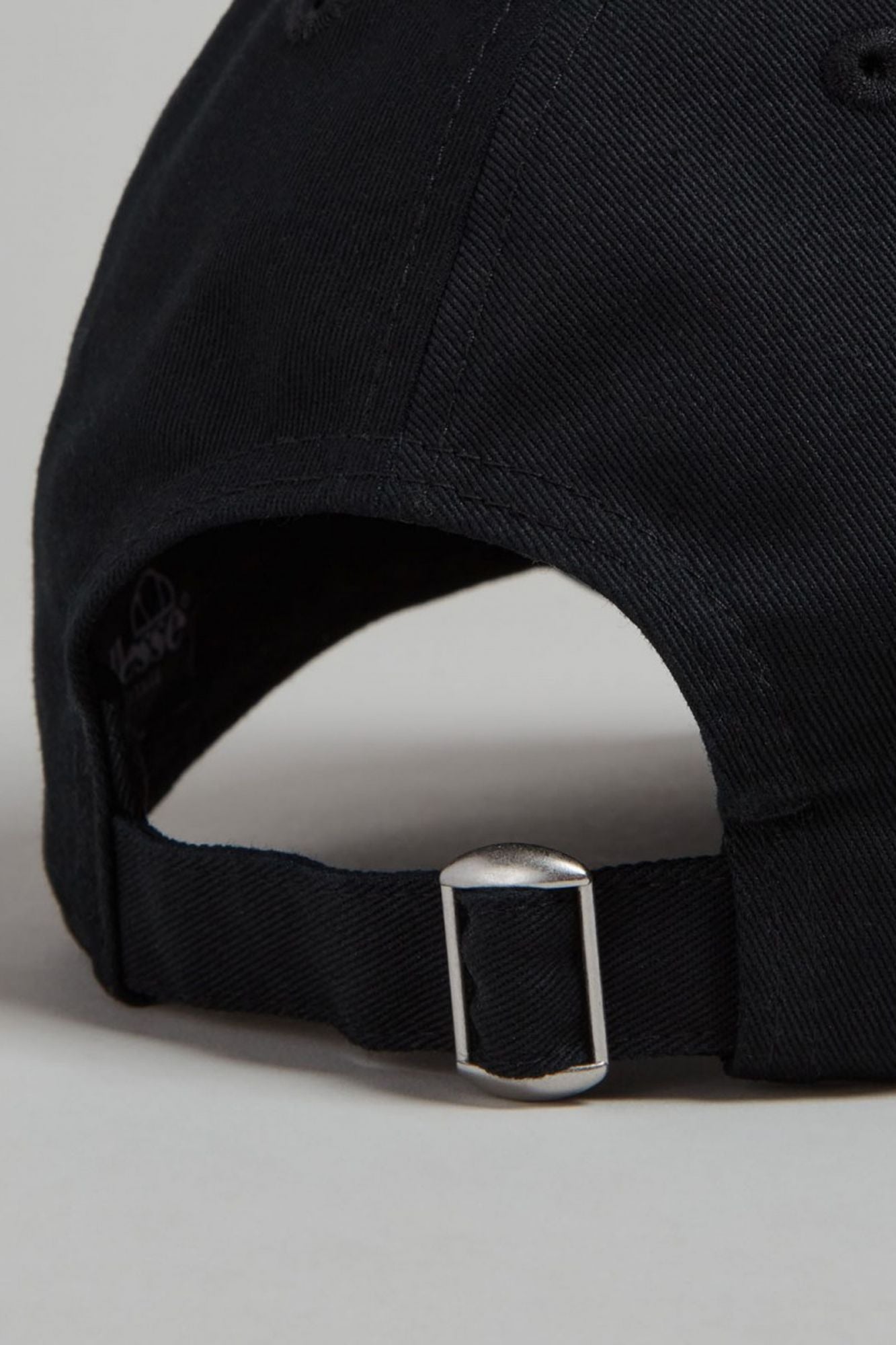 ELLESSE MARLONI UNSTRUCTURED CAP en color NEGRO (3)