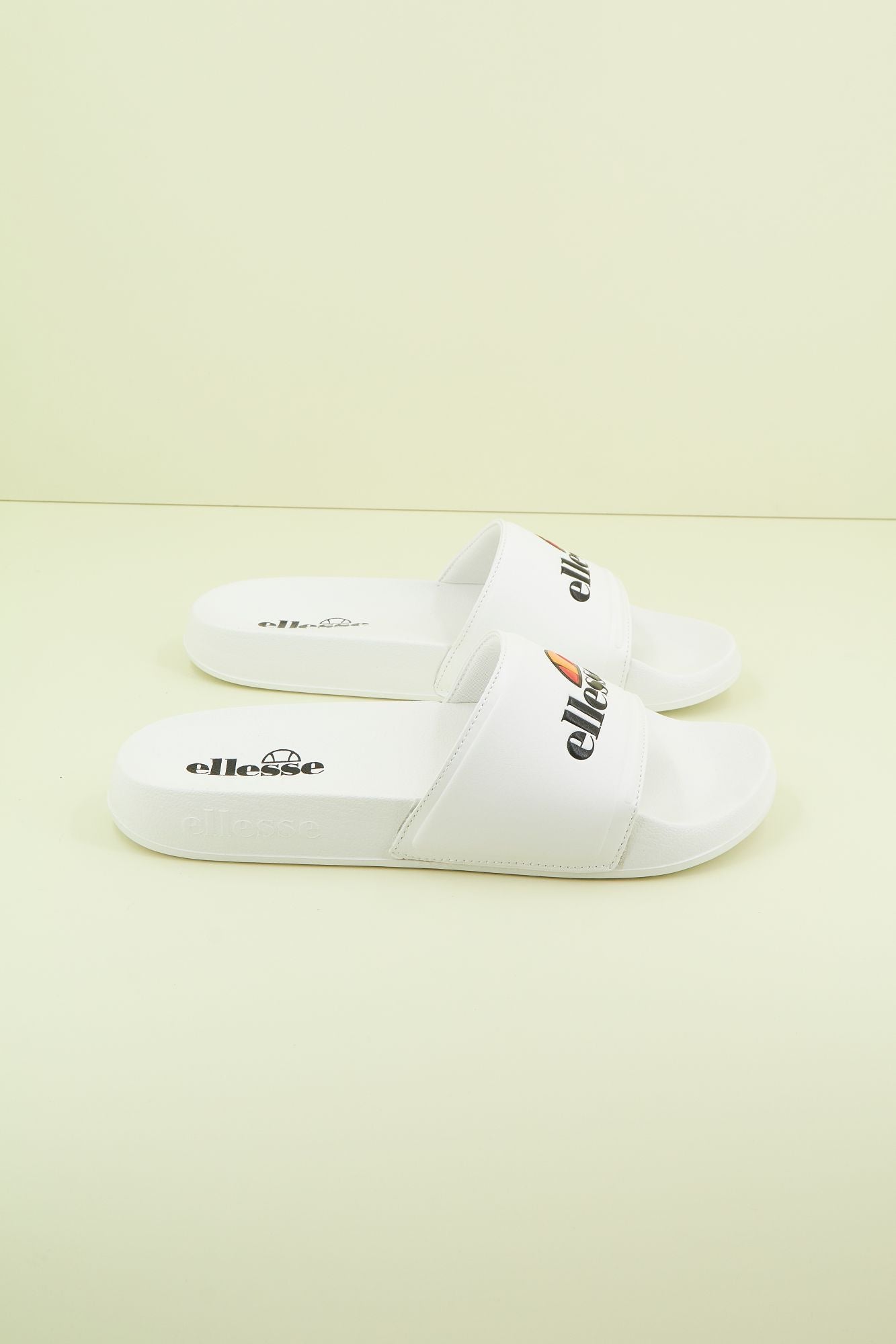 ELLESSE FILIPPO SLIDE en color BLANCO (2)