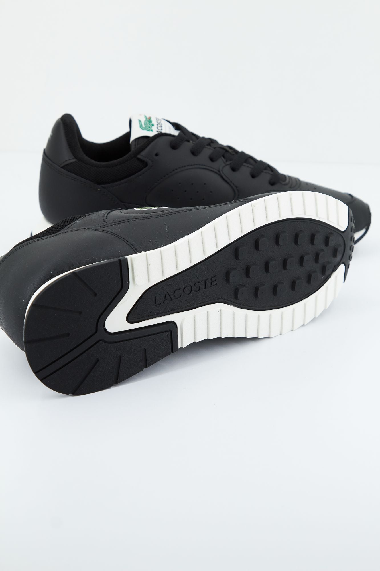 LACOSTE LINETRACK 2231 SMA en color NEGRO (4)