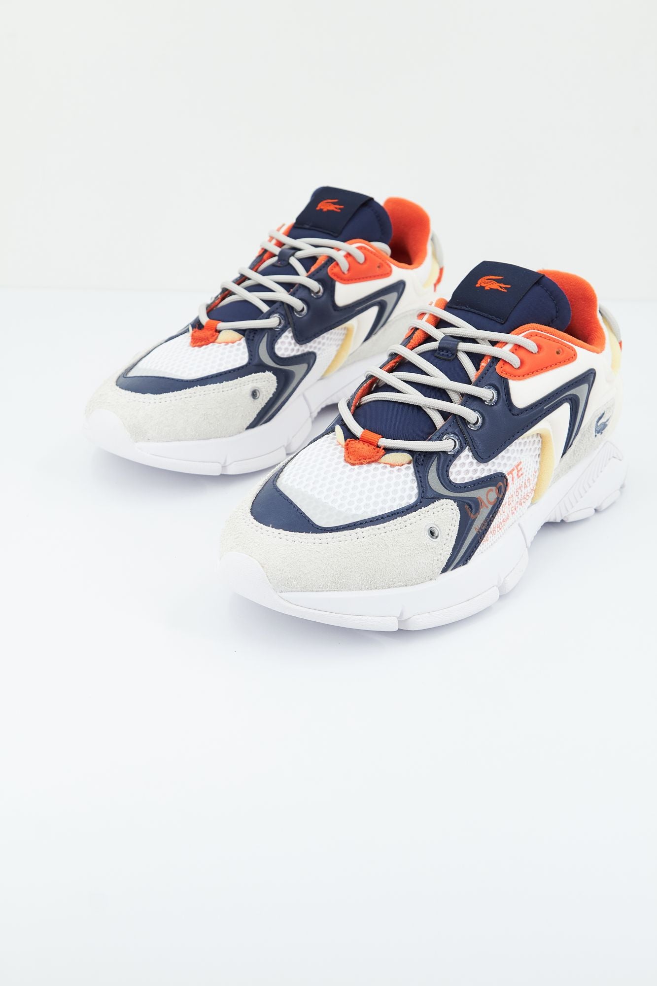 LACOSTE L003 NEO 223 1 SMA en color BEIS (1)