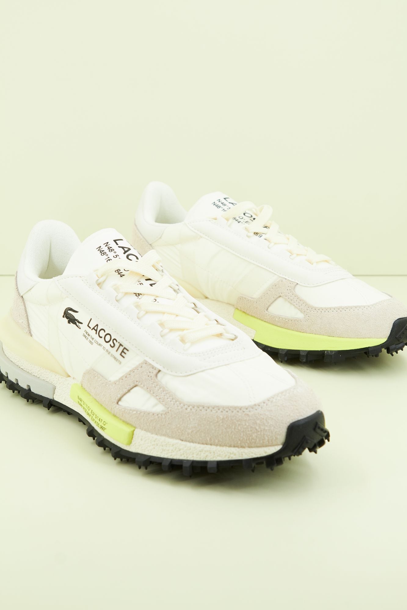 LACOSTE  ELITE ACTIVE 223 en color BEIS (2)