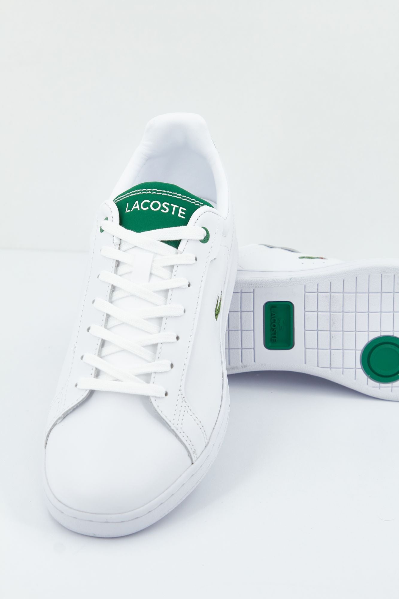 LACOSTE CARNABY PRO 2231 en color BLANCO (3)