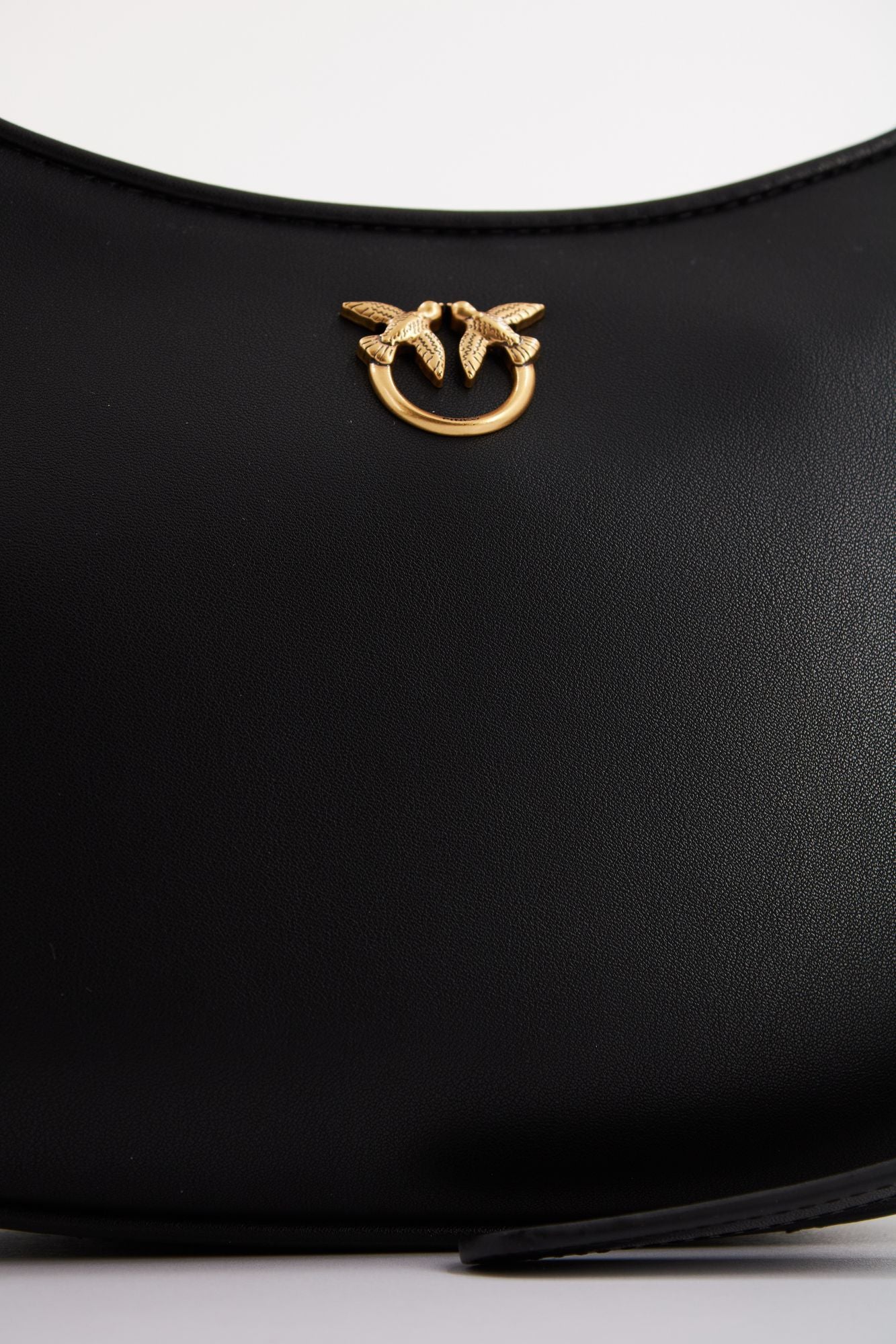 PINKO  HALF MOON MINI FL en color NEGRO (4)