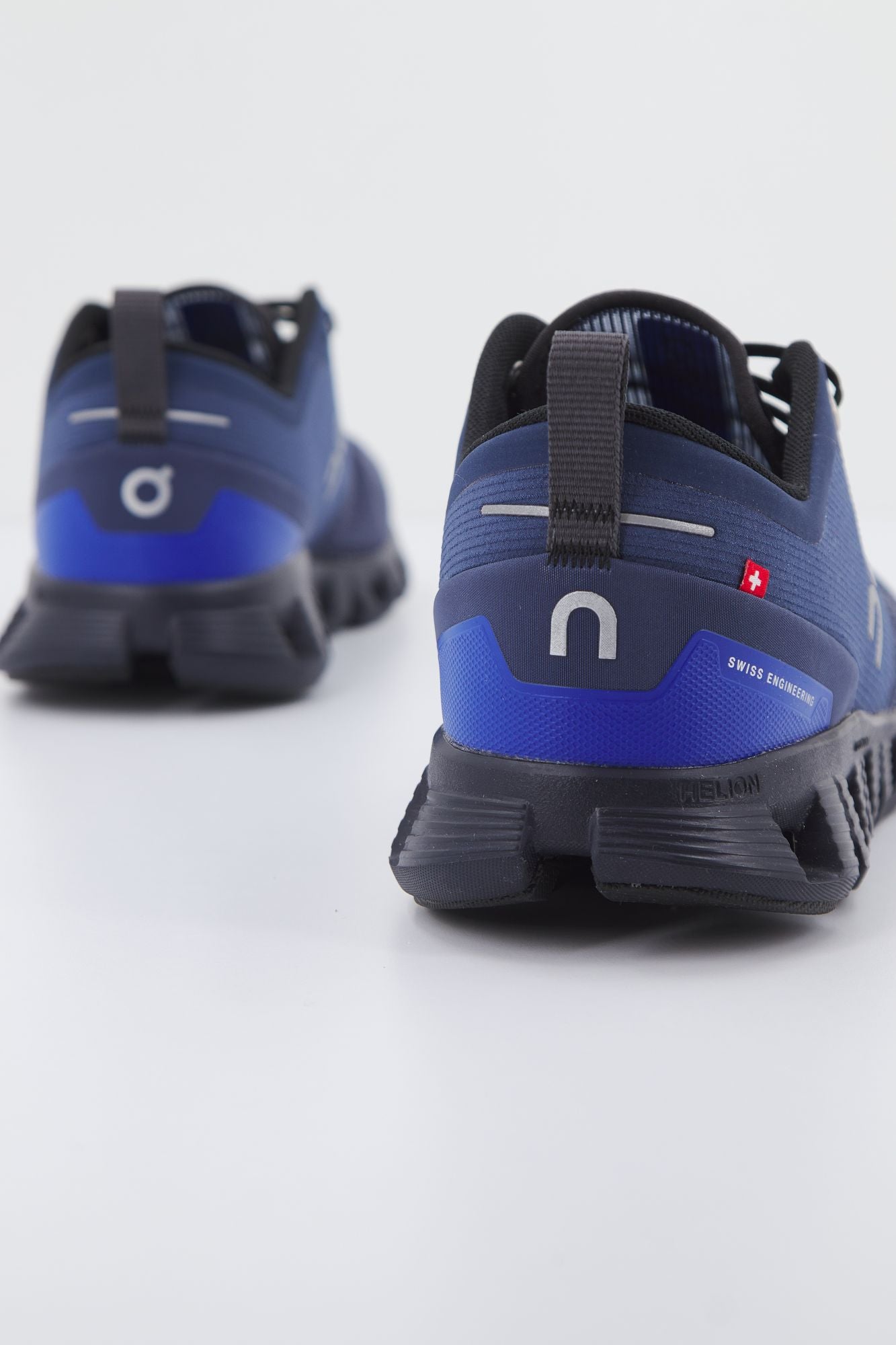 ON RUNNING  CLOUD X 3 SHIFT en color AZUL (3)