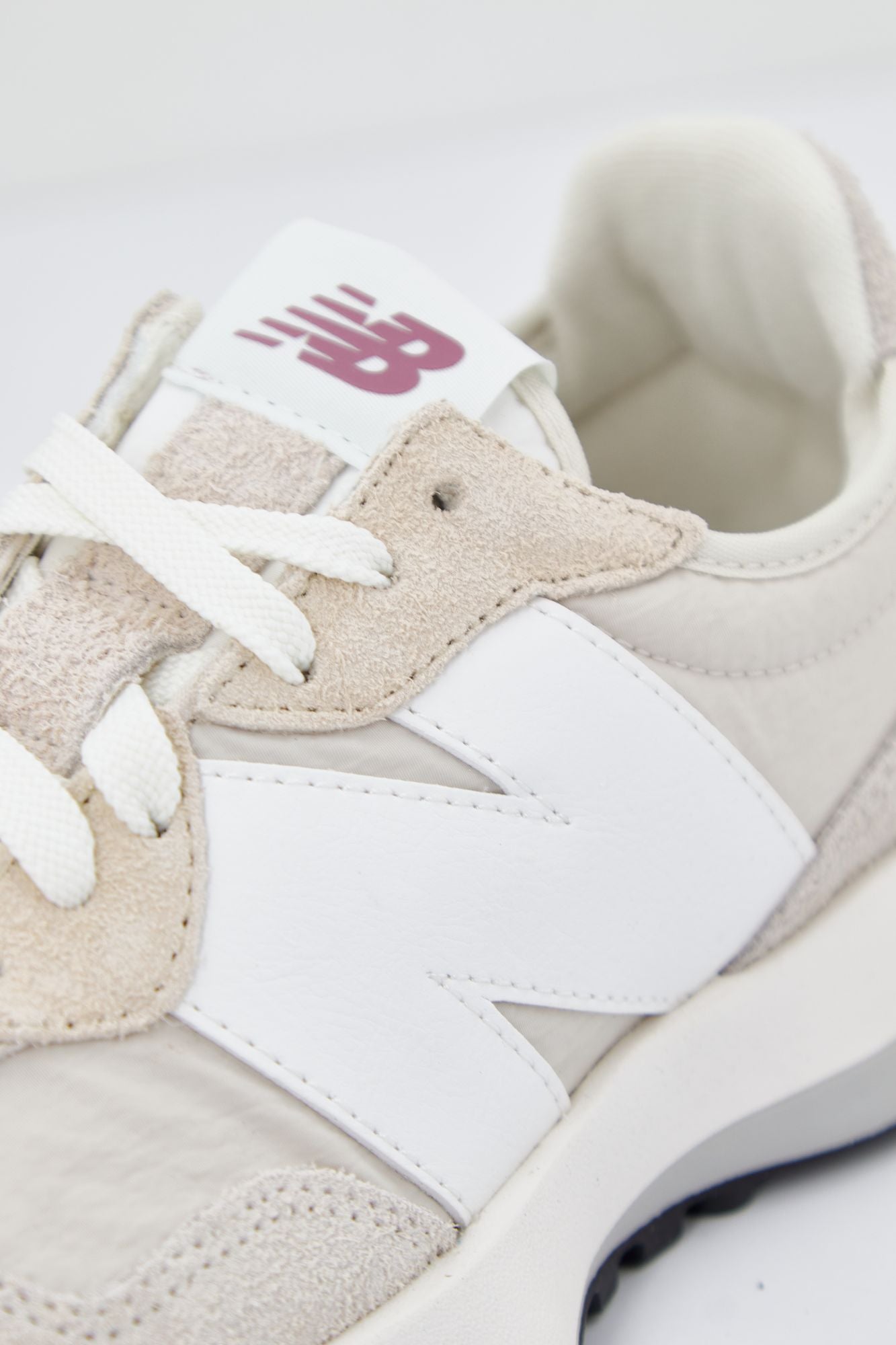 NEW BALANCE MS327 en color BEIS (4)