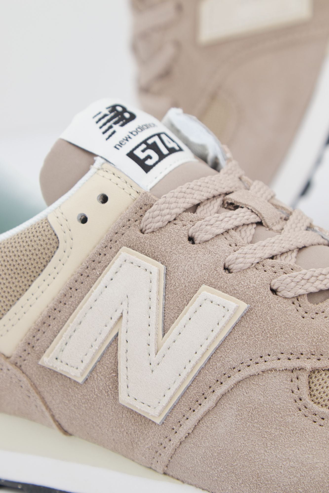 NEW BALANCE U574 WO2 en color BEIS (4)