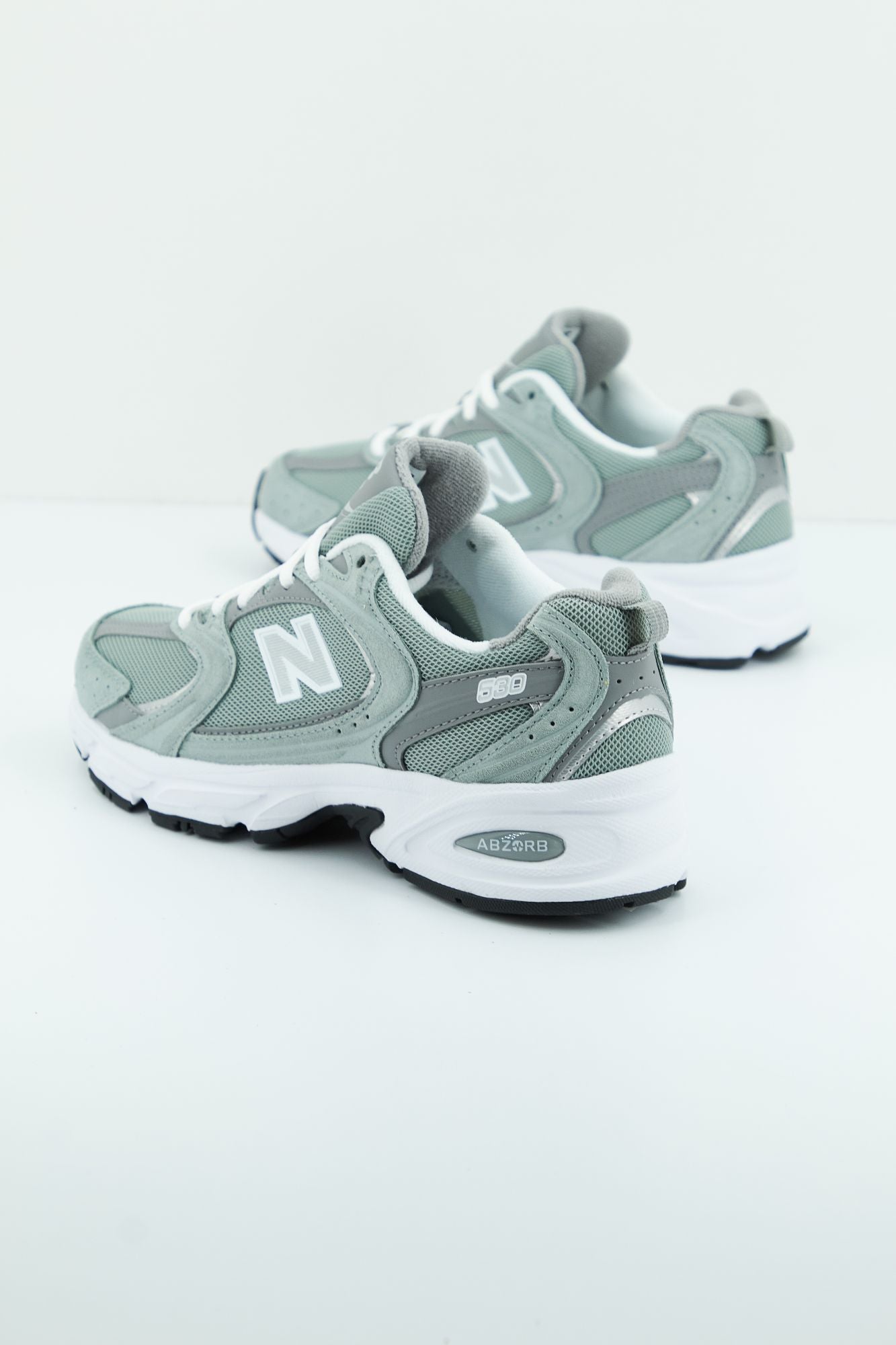 NEW BALANCE MR530 CM  en color VERDE (2)