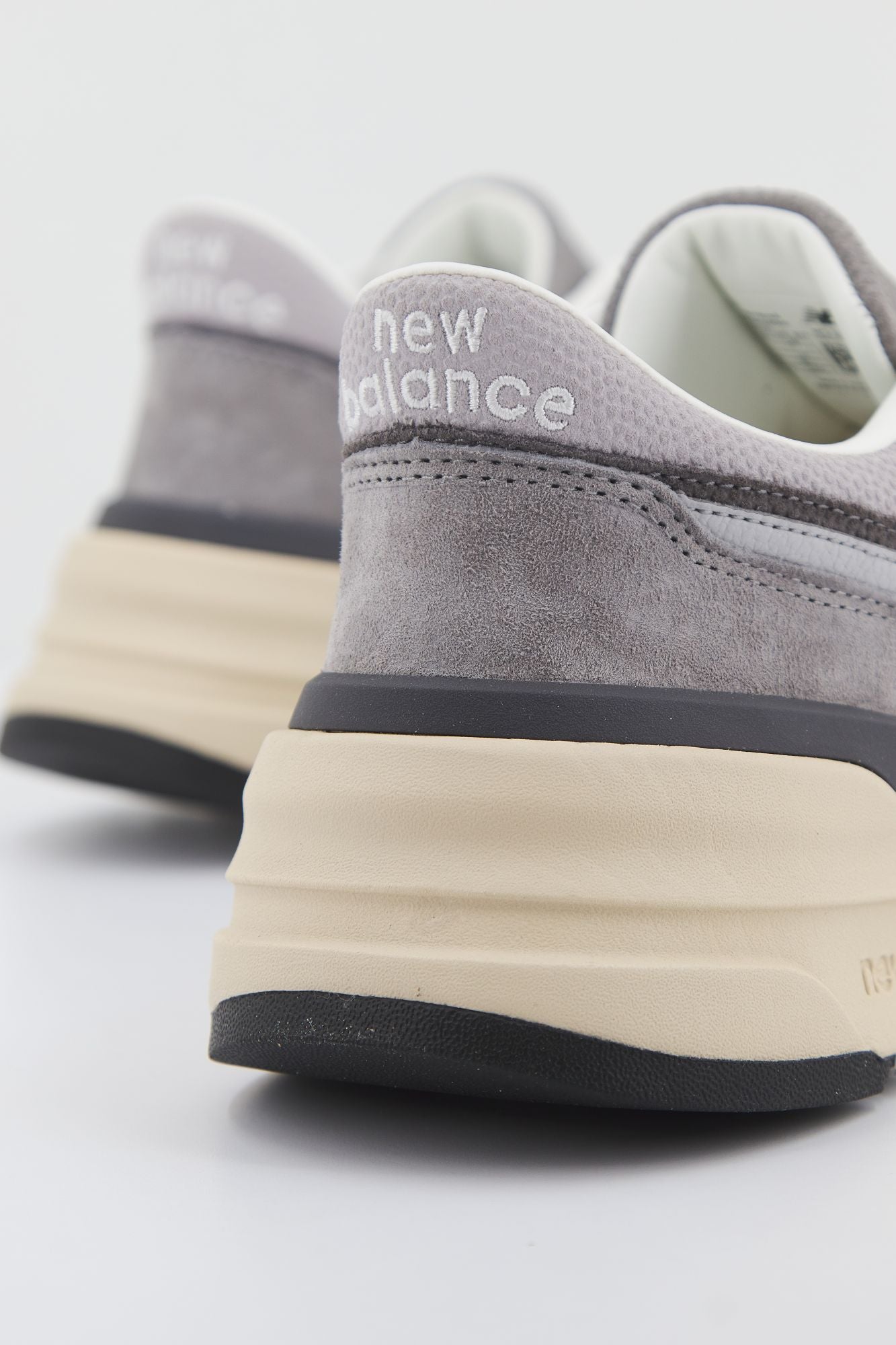 NEW BALANCE U997 RHA en color GRIS (3)