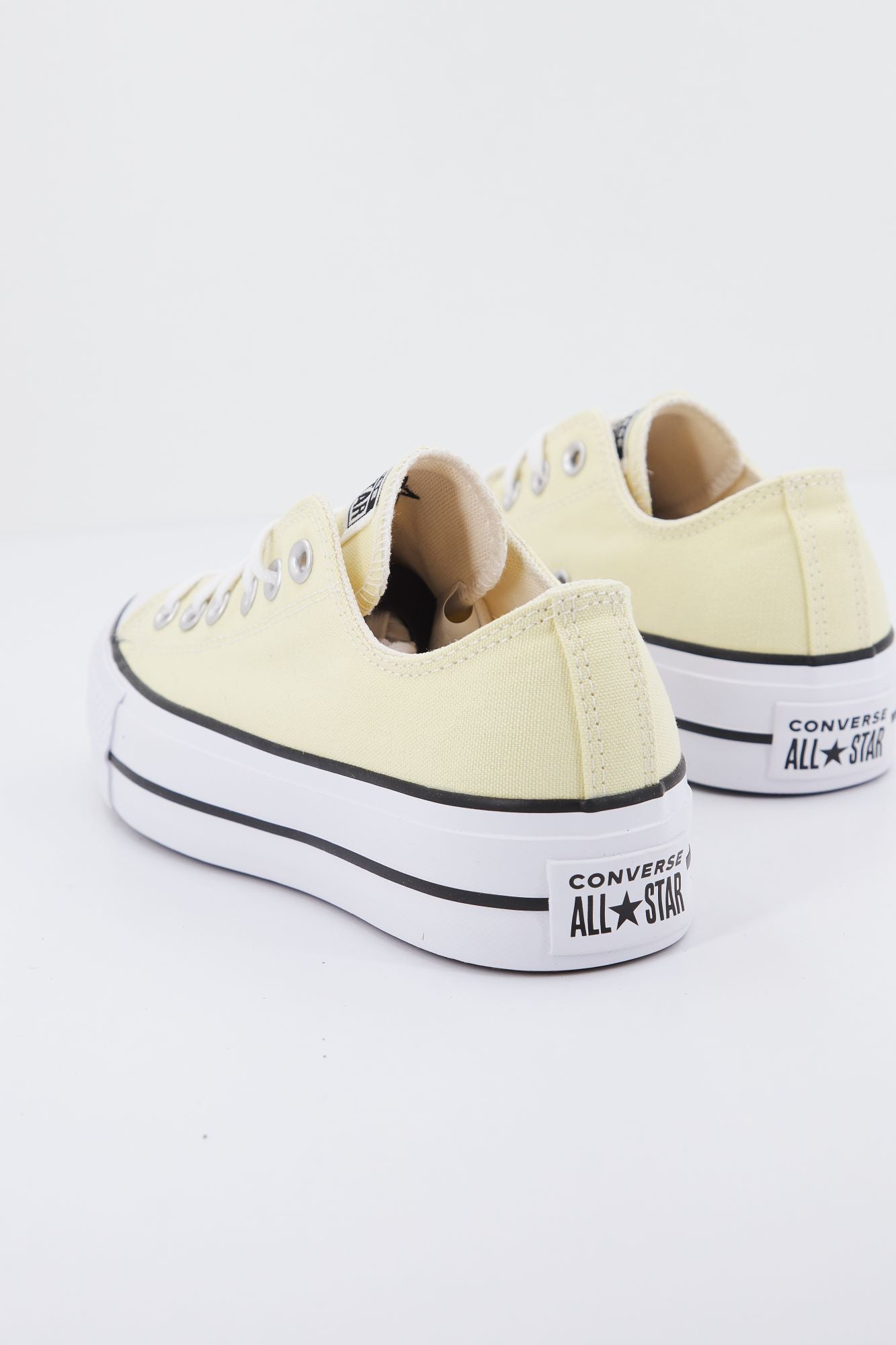CONVERSE CHUCK TAYLOR ALL STAR LIFT en color AMARILLO (3)