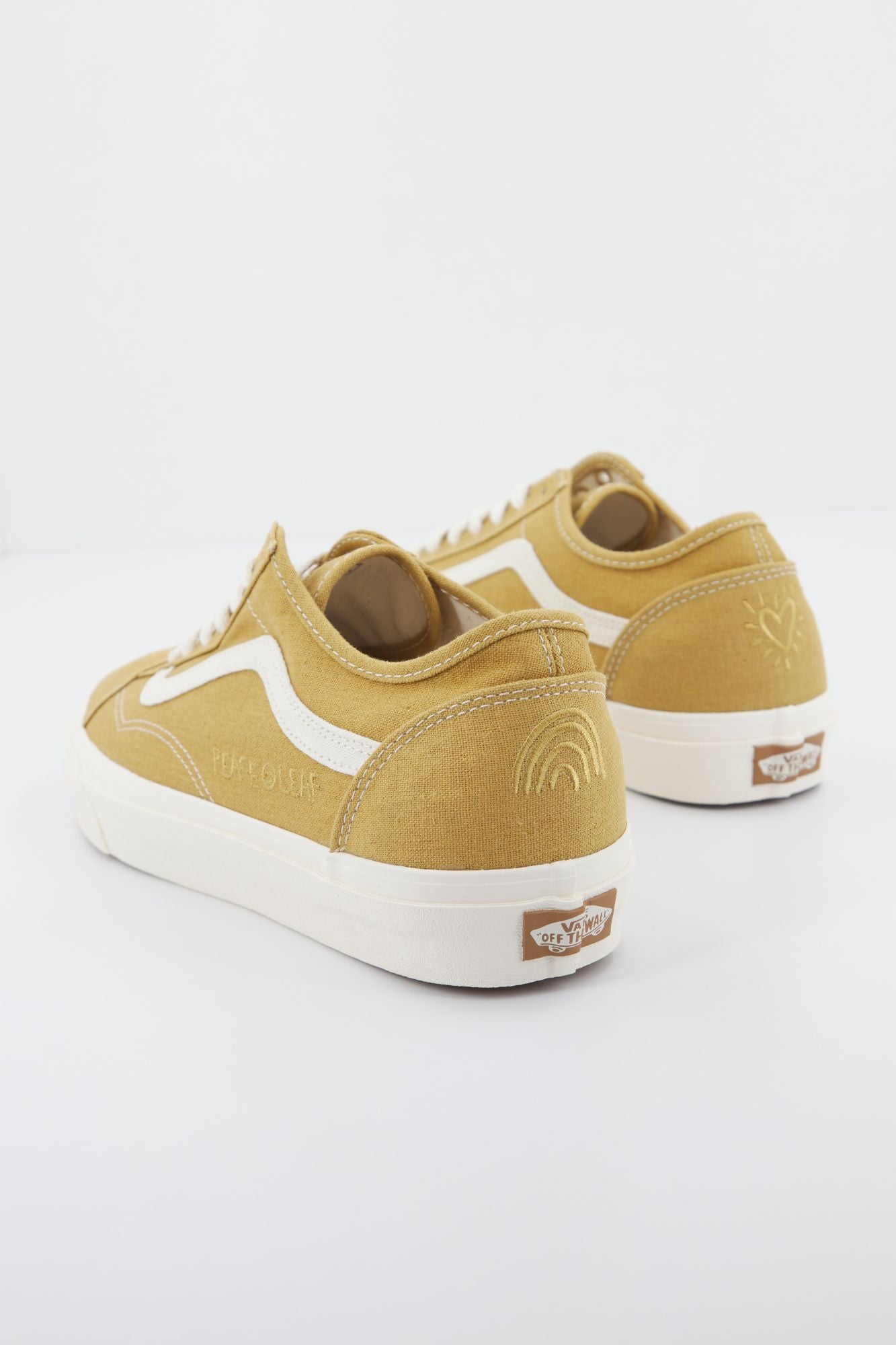 VANS  OLD SKOOL TAPE en color AMARILLO (3)