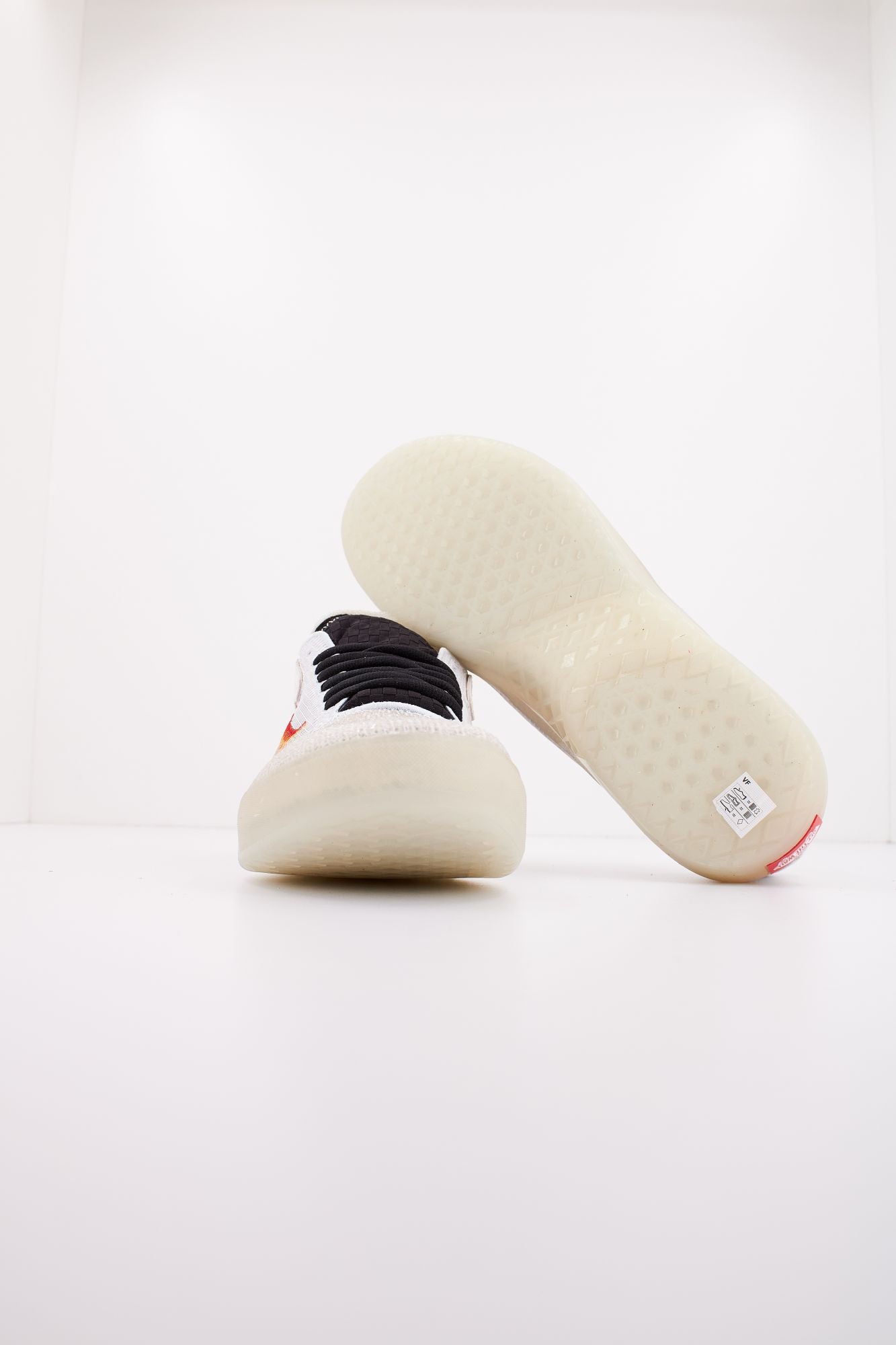 VANS ULTIMATEWAFFLE en color BLANCO (4)